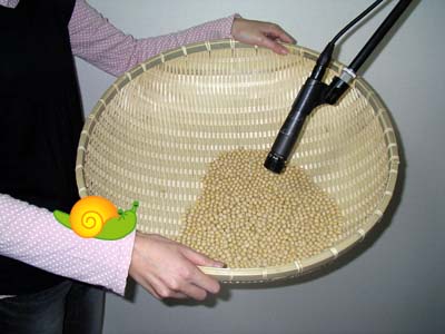 波の音の作り方「作り方１」材料選び：大豆とザル
